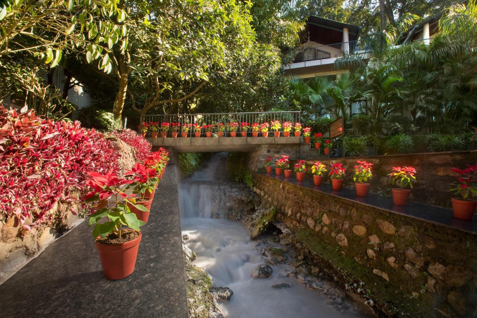 Anand Kashi By The Ganges Rishikesh - Ihcl Seleqtions Hotel Sirasu Kültér fotó
